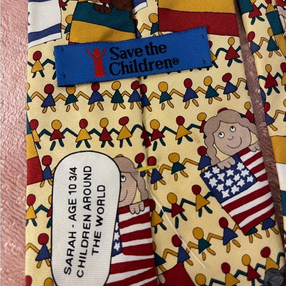 International Flag Pattern Tie - Picture 6 of 8